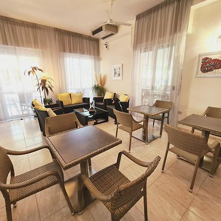Hotel Laura Cesenatico Eksteriør bilde