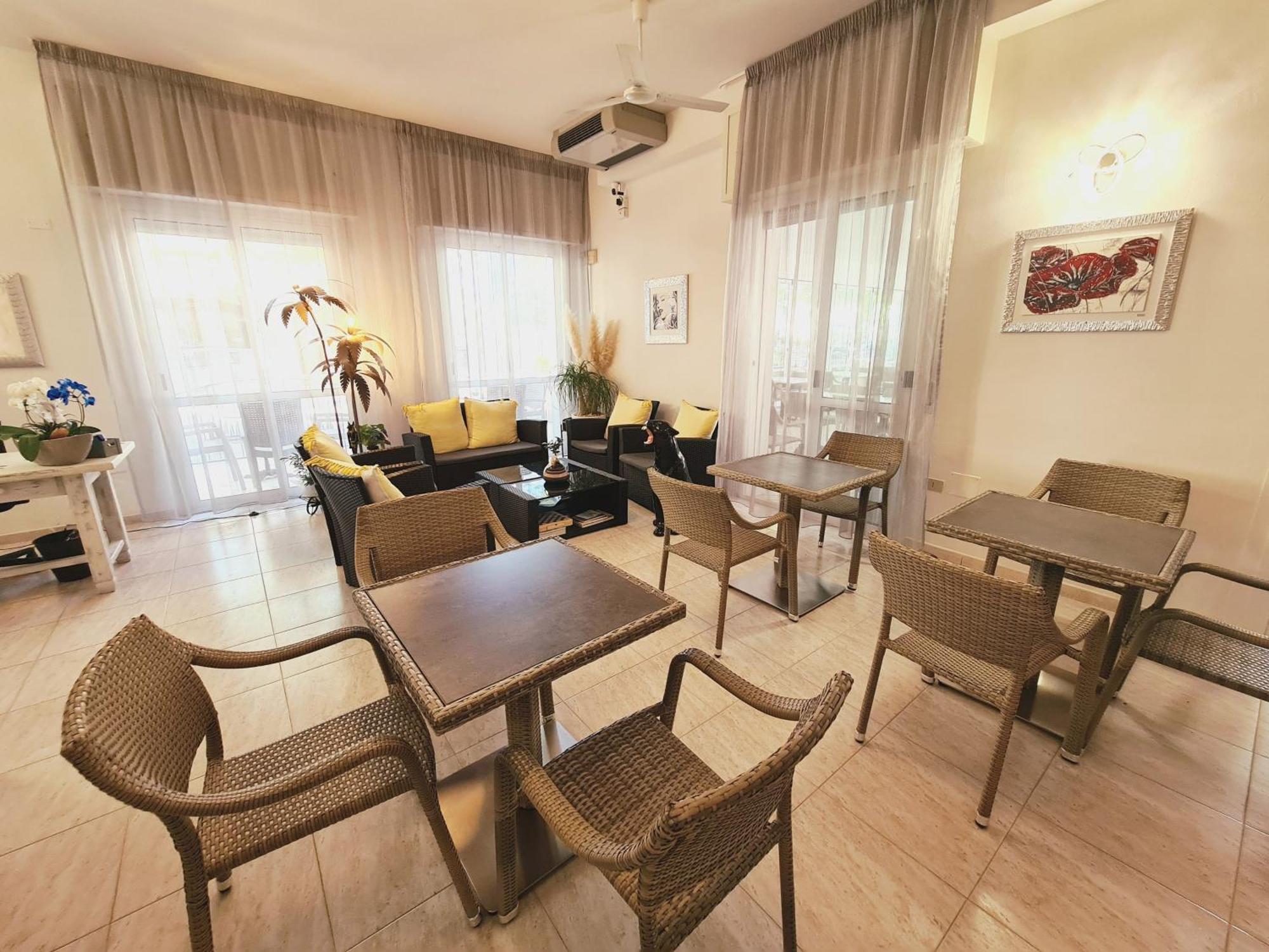 Hotel Laura Cesenatico Eksteriør bilde
