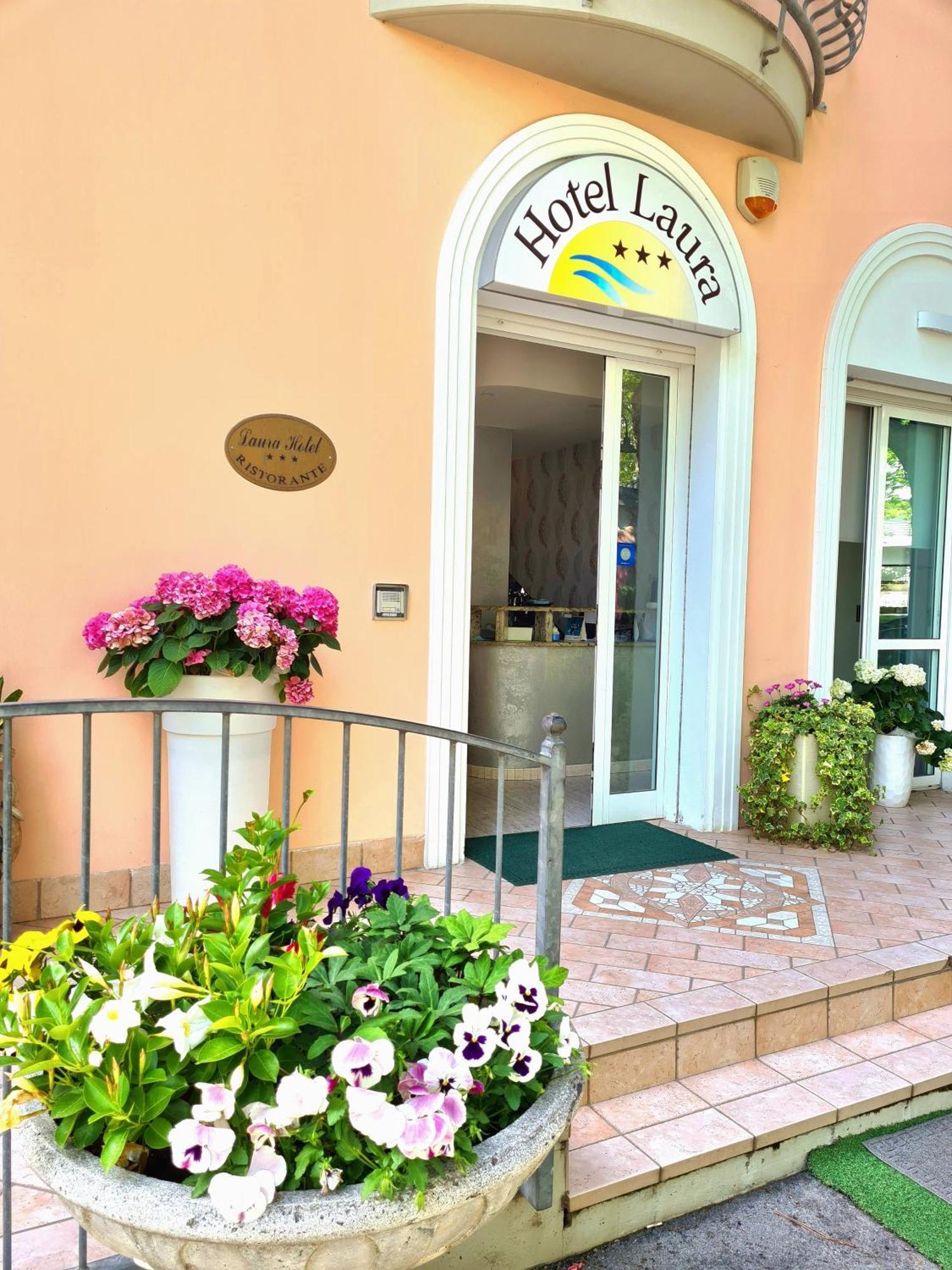 Hotel Laura Cesenatico Eksteriør bilde