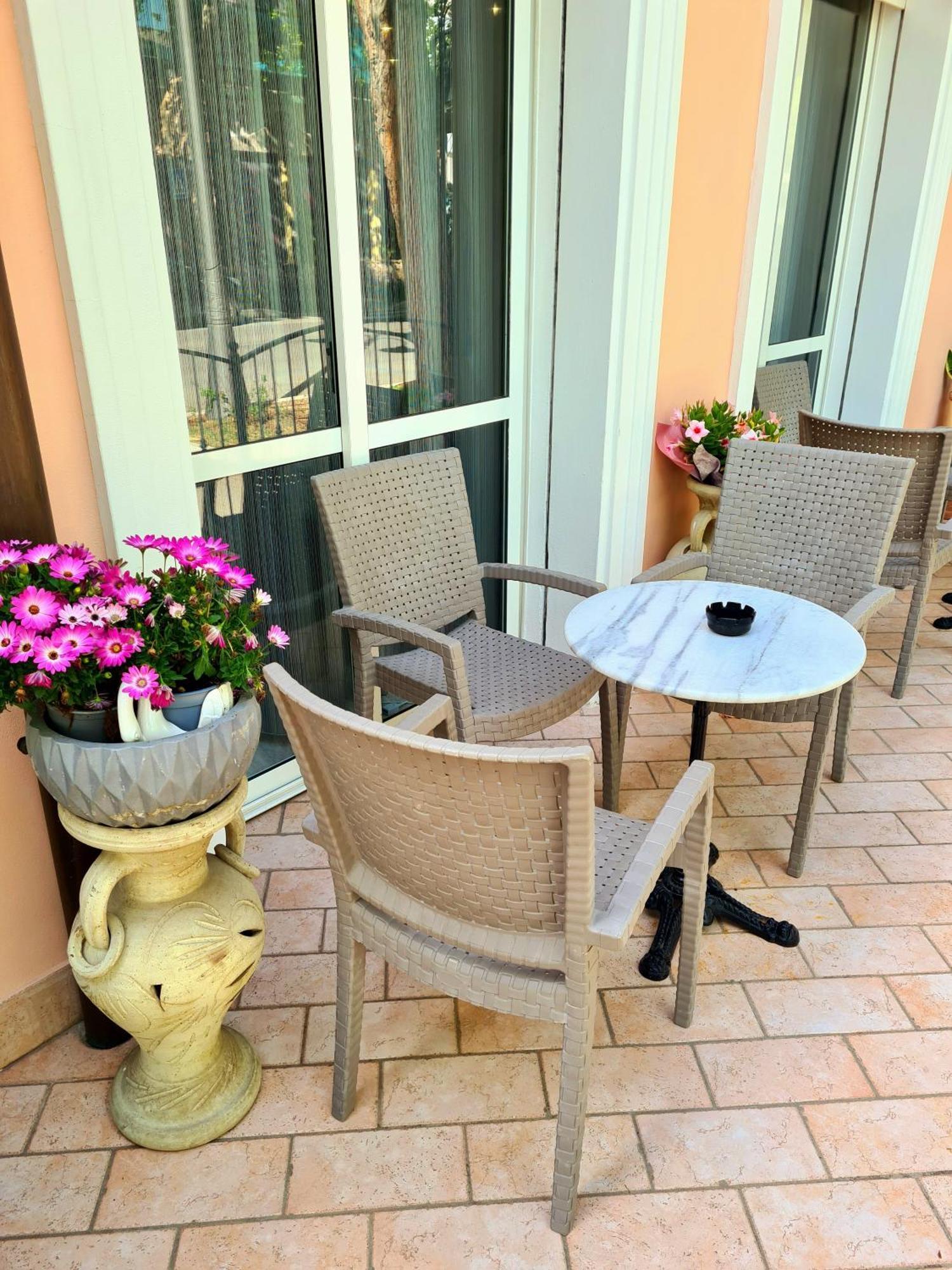 Hotel Laura Cesenatico Eksteriør bilde