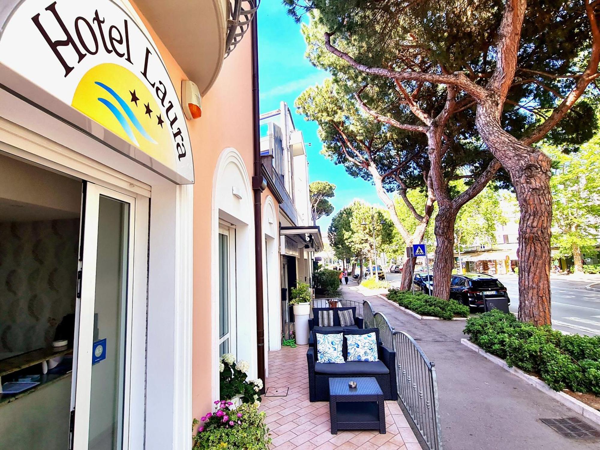 Hotel Laura Cesenatico Eksteriør bilde